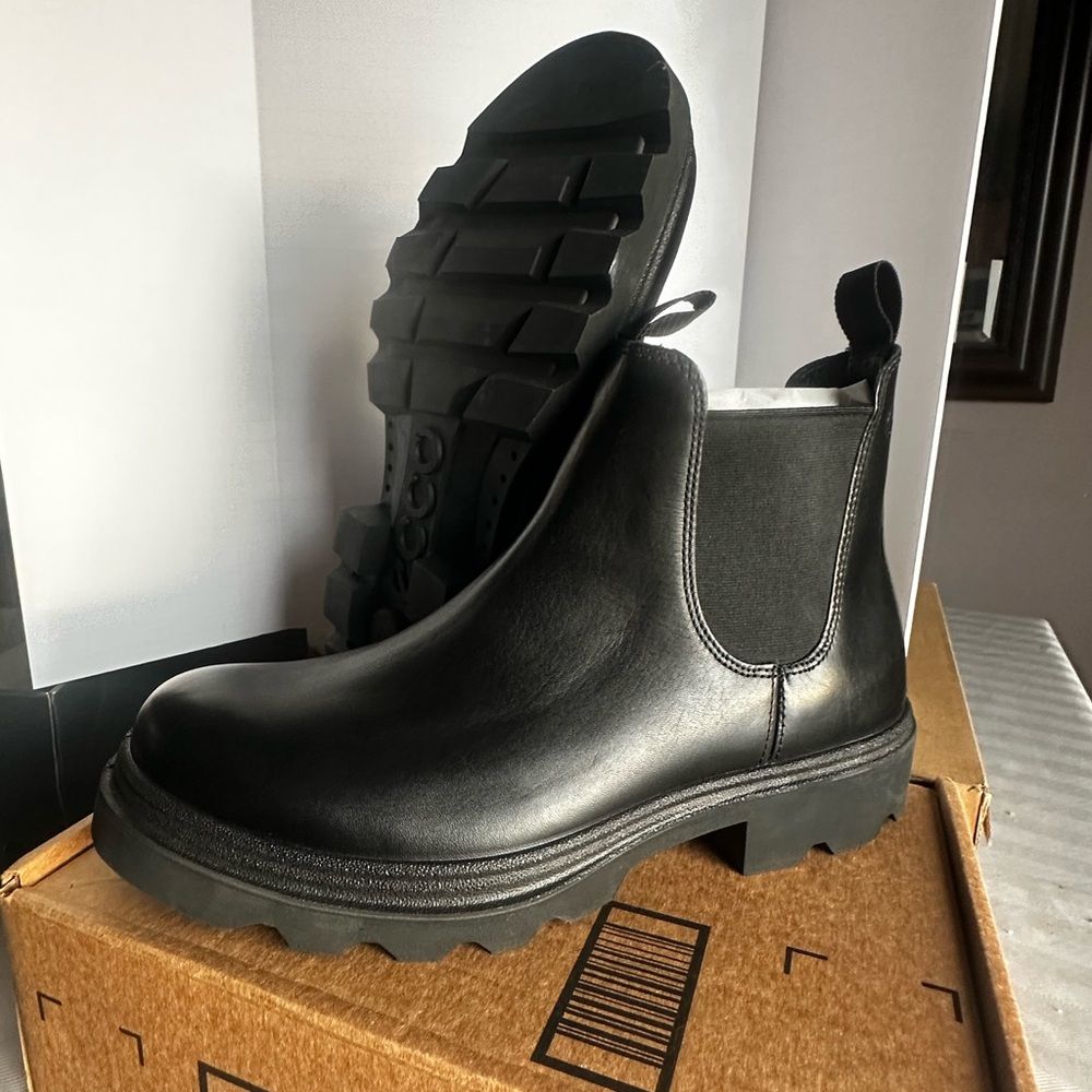 Ecco Rugged Black Leather Boots